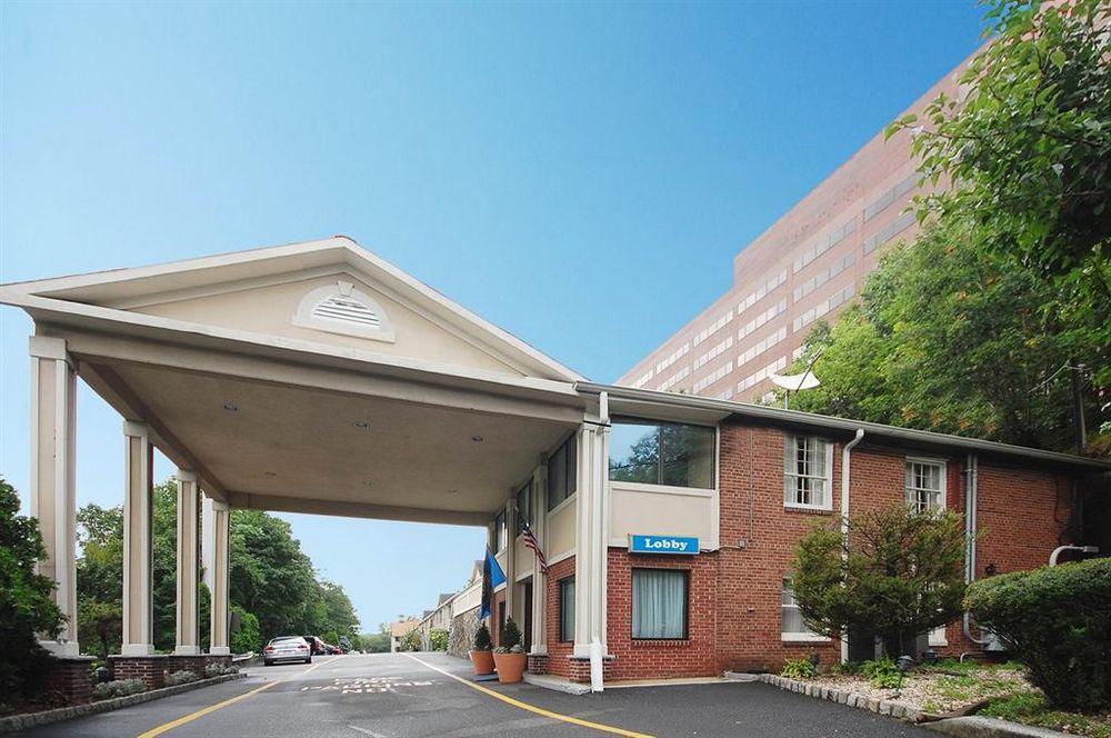 Best Western Fort Lee Hotel Exterior photo